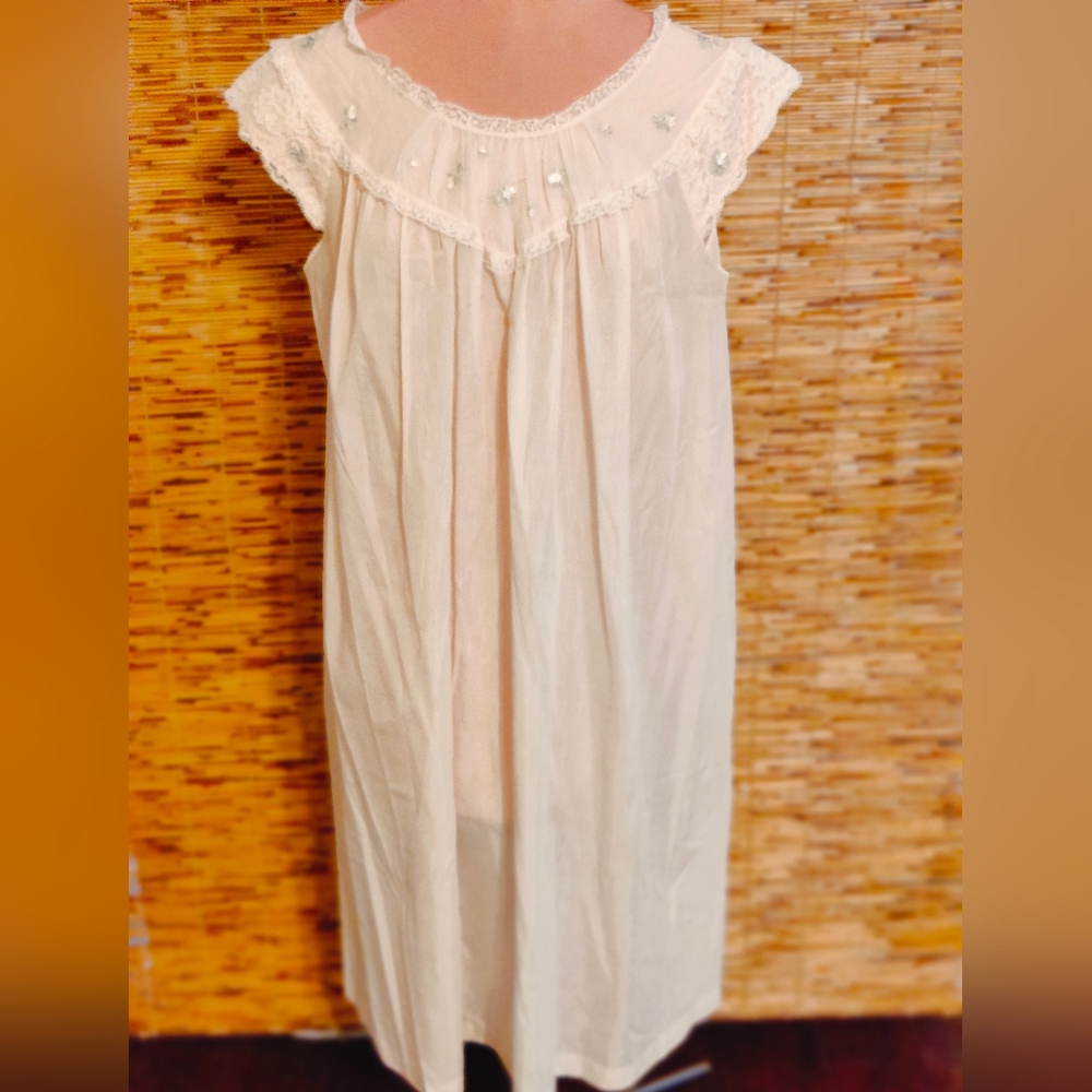 palest Pink mid century semi sheer Cotton gown dress Rosebuds lace M
